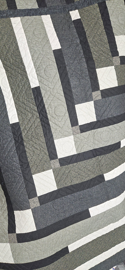 Crossed Feathers Grey Quilt Kit