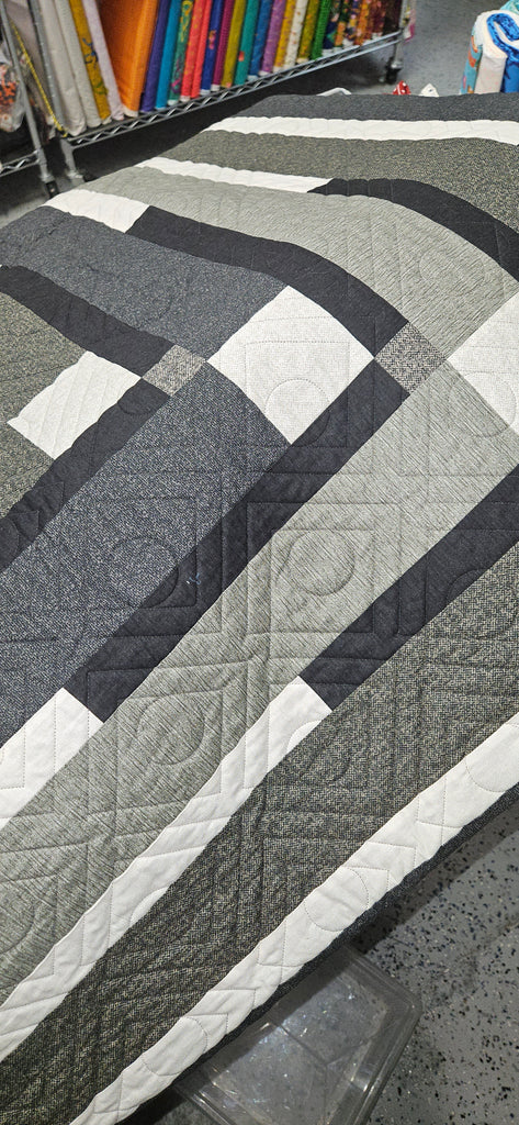 Crossed Feathers Grey Quilt Kit