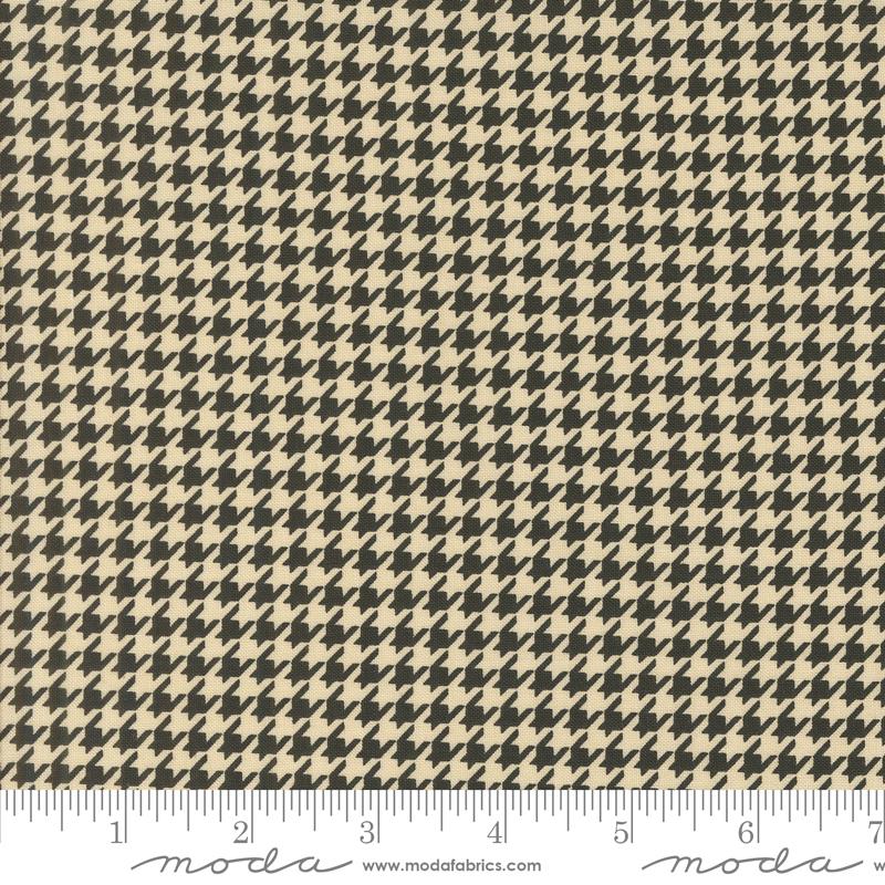 Moda - Home Sweet Haunt - Hounds Tooth Blenders - Bone - 20918-11 - Sold by the Half Yard