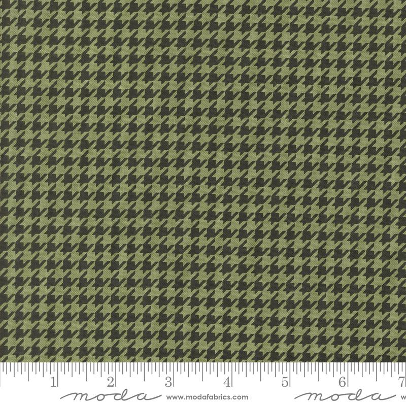 Moda - Home Sweet Haunt - Hounds Tooth Blenders - Moss - 20918-15 - Sold by the Half Yard