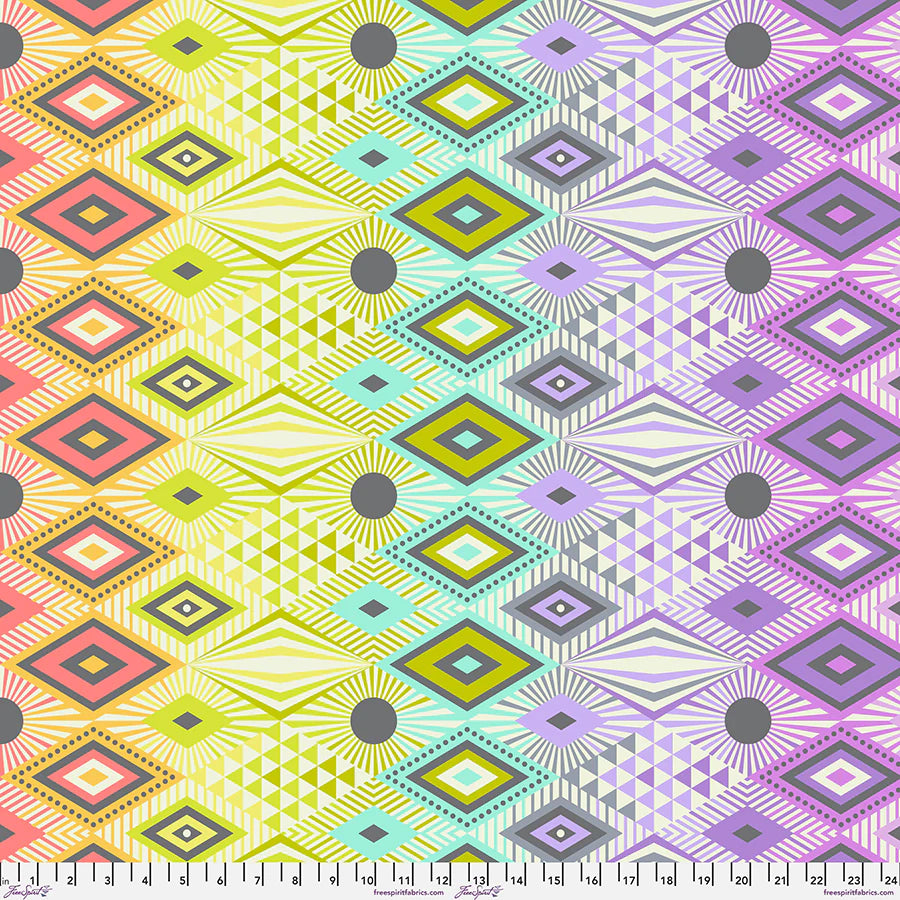 TABBY ROAD DEJA VU - MINKY - DISCO LUCY IN PRISM - TULA PINK - MKTP003.PRISM - HALF YARD