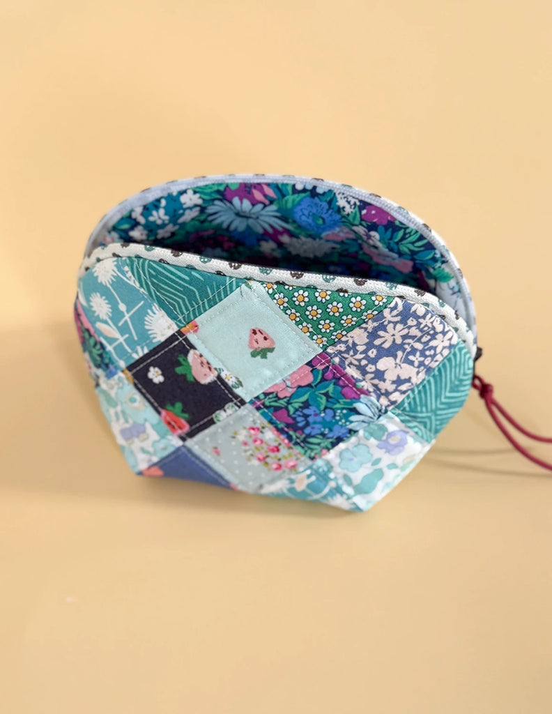 Criss Cross Pouch Set Pattern by Minki Kim of Sewing Illustrations - SI-BP12