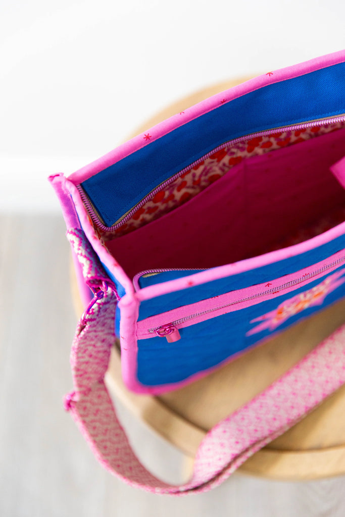 Janet Mae Purse by Kaitlyn Howell of Knot + Thread - KAT 121