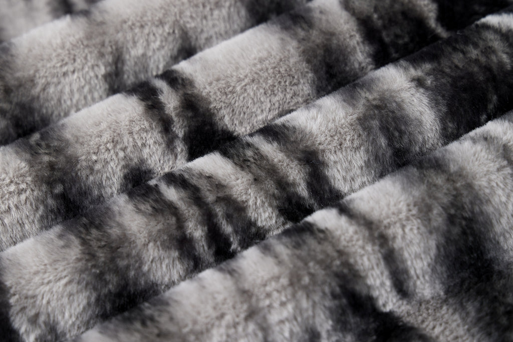 Shannon Fabrics: Luxe Cuddle - Nube Graphite/Black